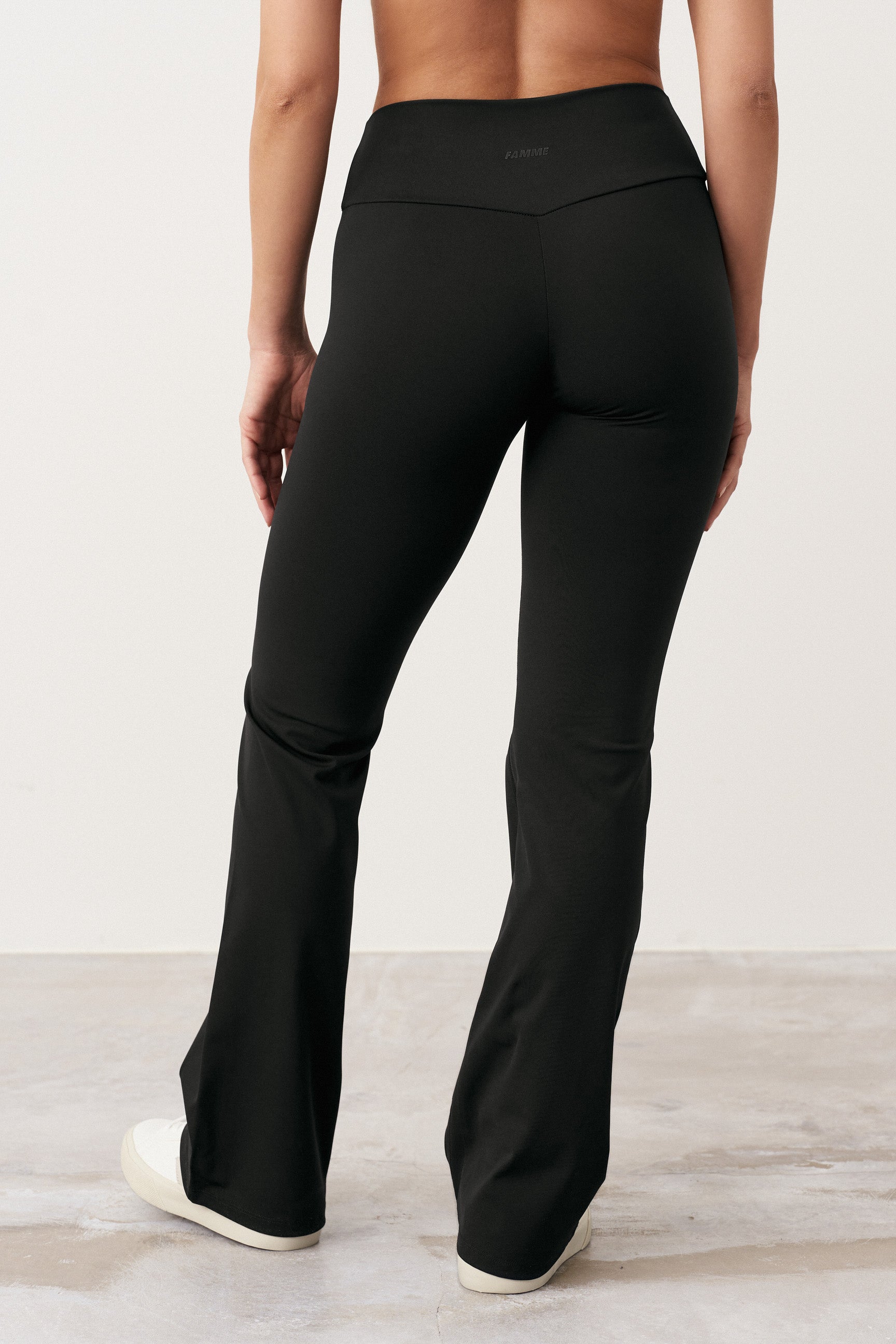 Signature Flared Leggings - for kvinde - FAMME - Leggings