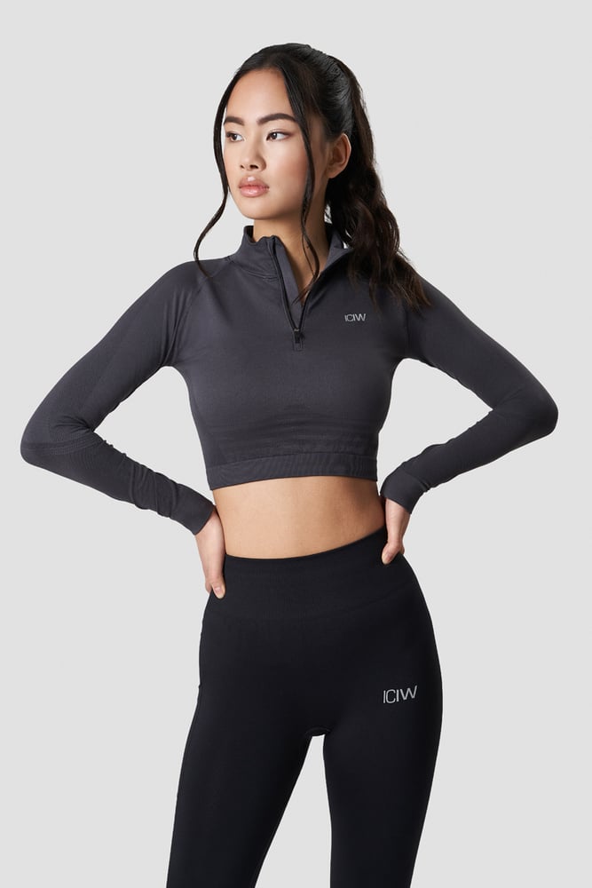 define cropped 1/4 zip graphite