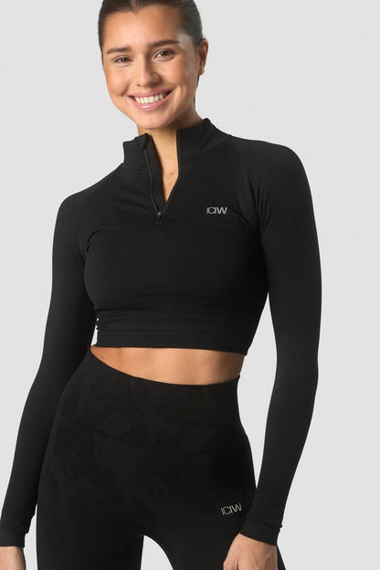 define seamless cropped 1/4 zip black