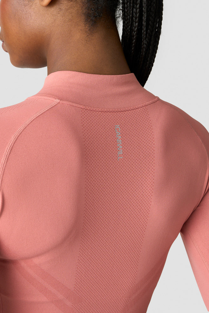 define seamless cropped 1/4 zip dk rose