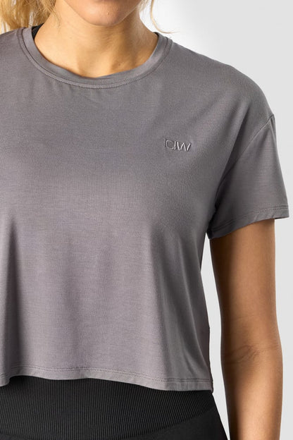 everyday cropped t-shirt grey