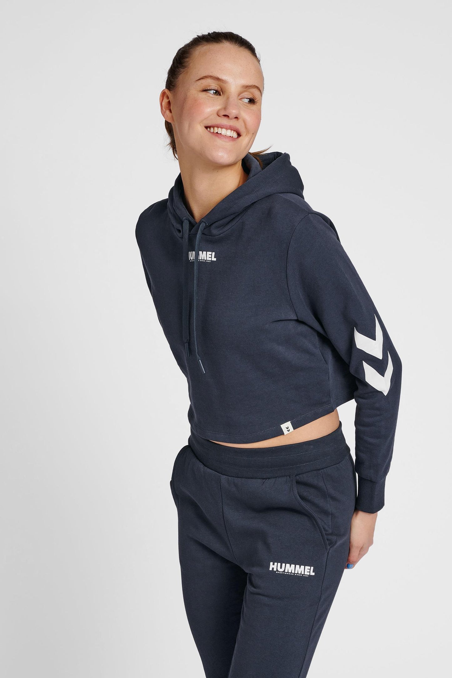 HUMMEL - Hmllegacy Woman Cropped Hoodie - Blue Nights