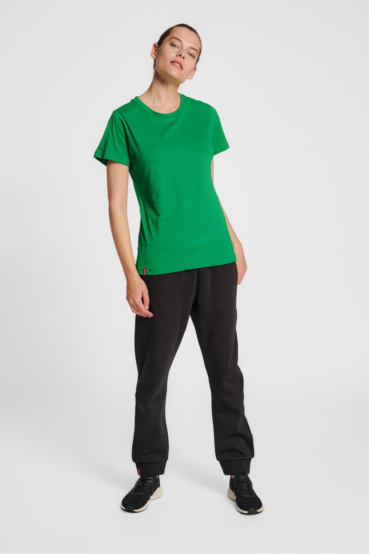 HUMMEL - Hmlred Basic T-shirt S/s Woman - Jolly Green