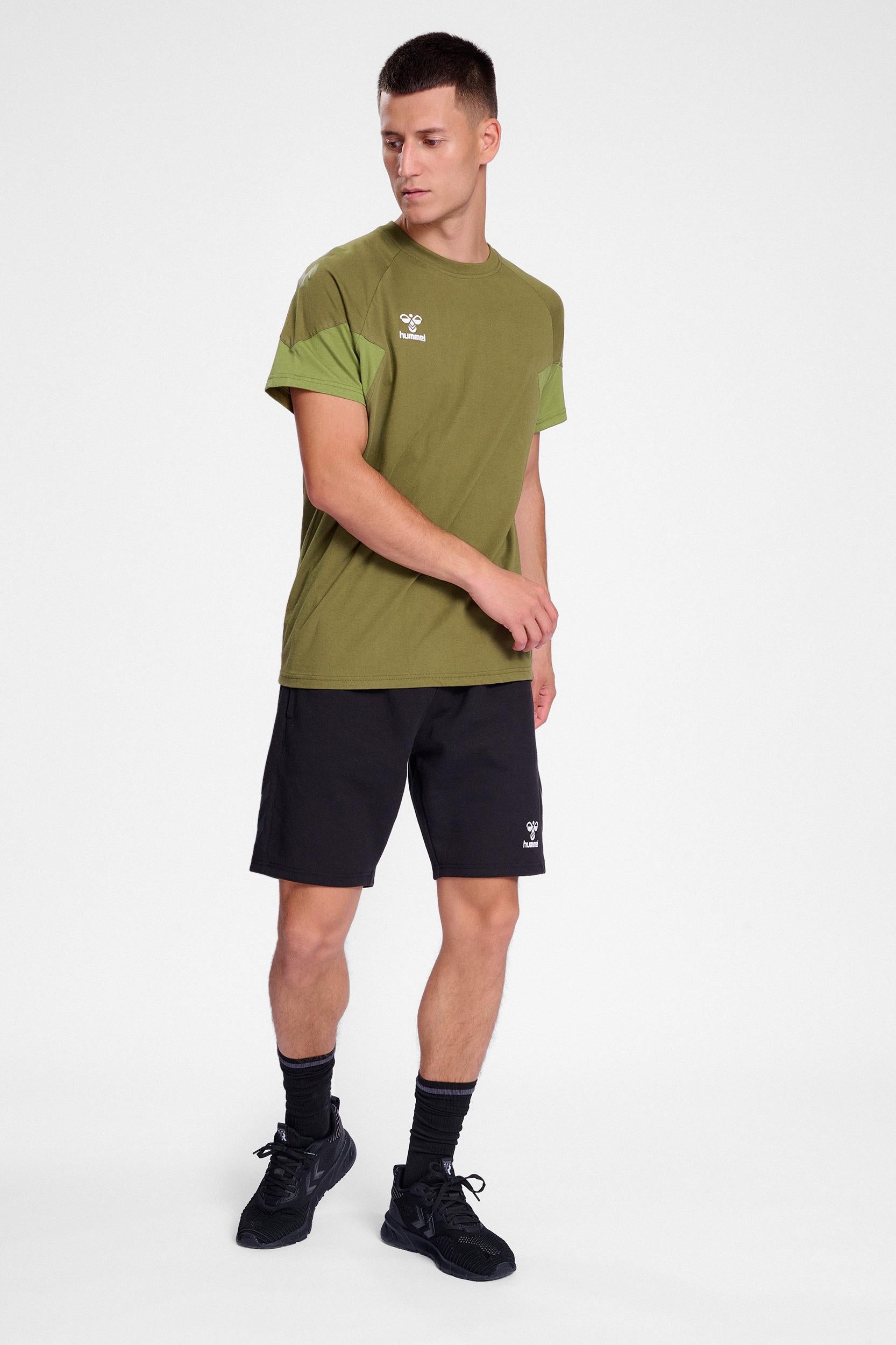 HUMMEL - Hmltravel T-shirt S/s - Military Olive