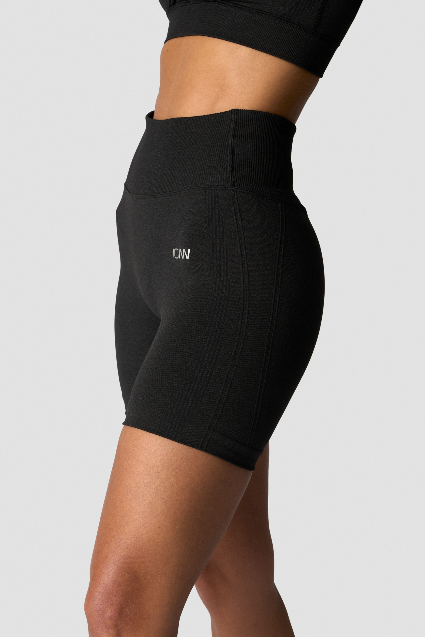 Soft Seamless Shorts - Black - for kvinde - ICANIWILL - Shorts